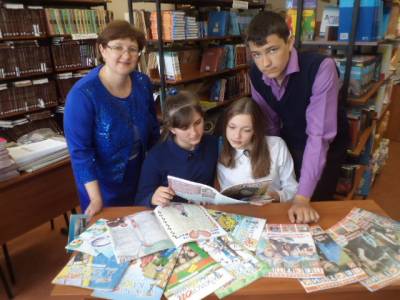 В школьной библиотеке Антонина Михайловна подготовила выставку книг и журналов «Школа без наркотиков».